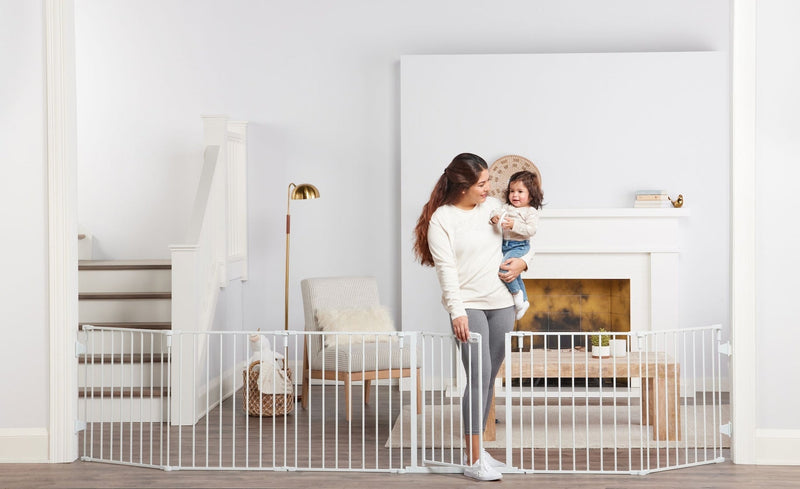 2-in-1 Super Wide Adjustable Baby Safety Gate & Play Yard, White Q7F6